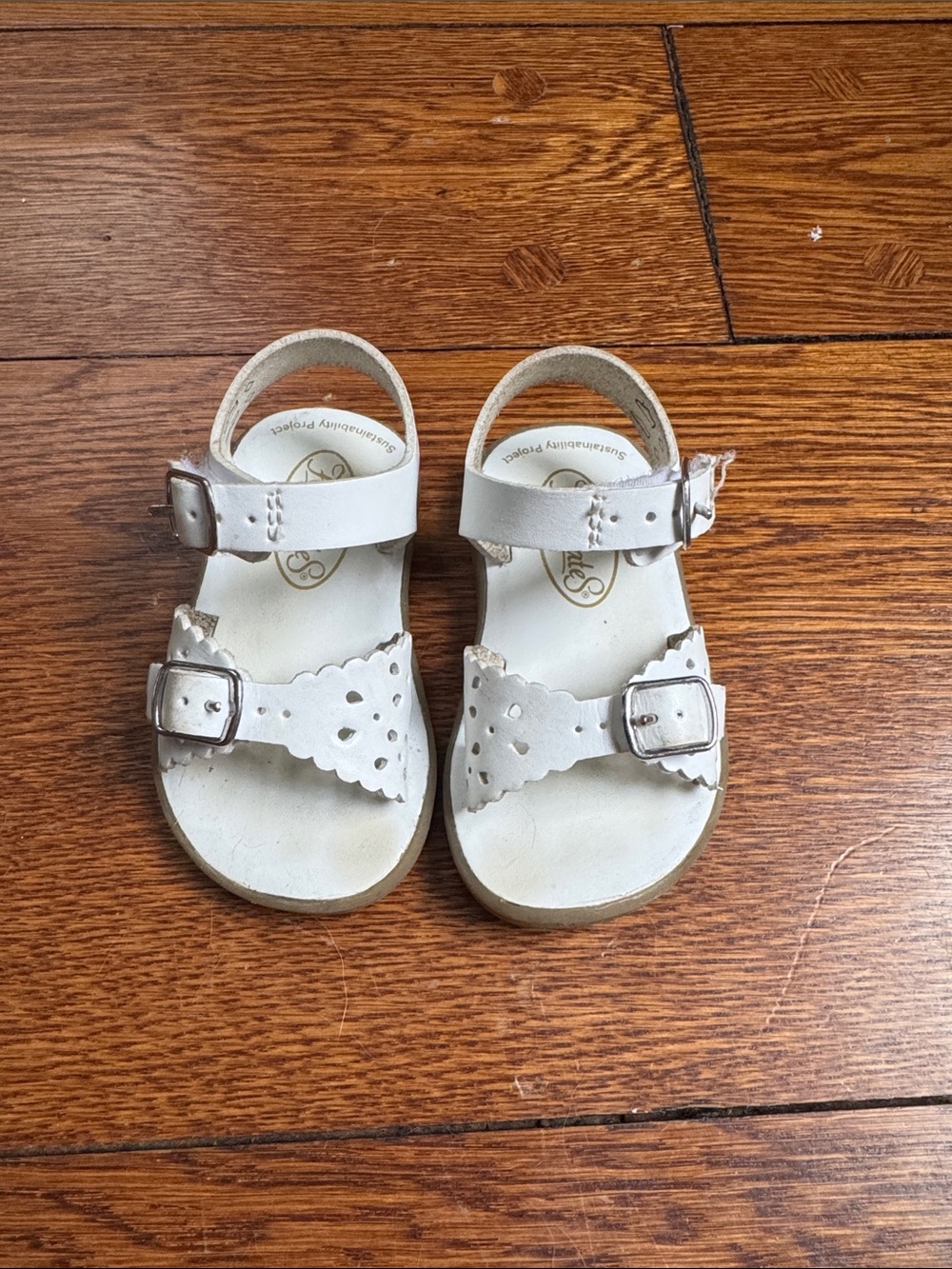Footmates white sandals